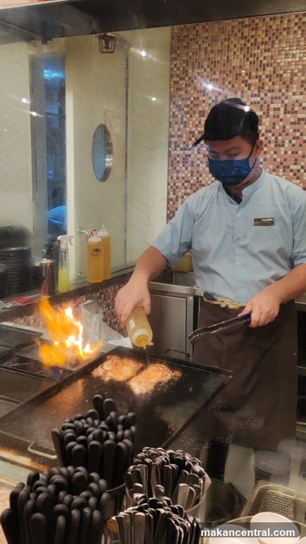 Restaurant kitchen scene