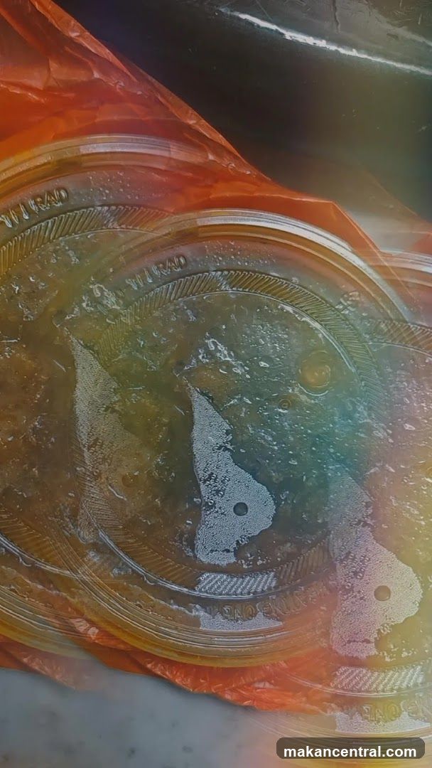 Plastic lid with condensation