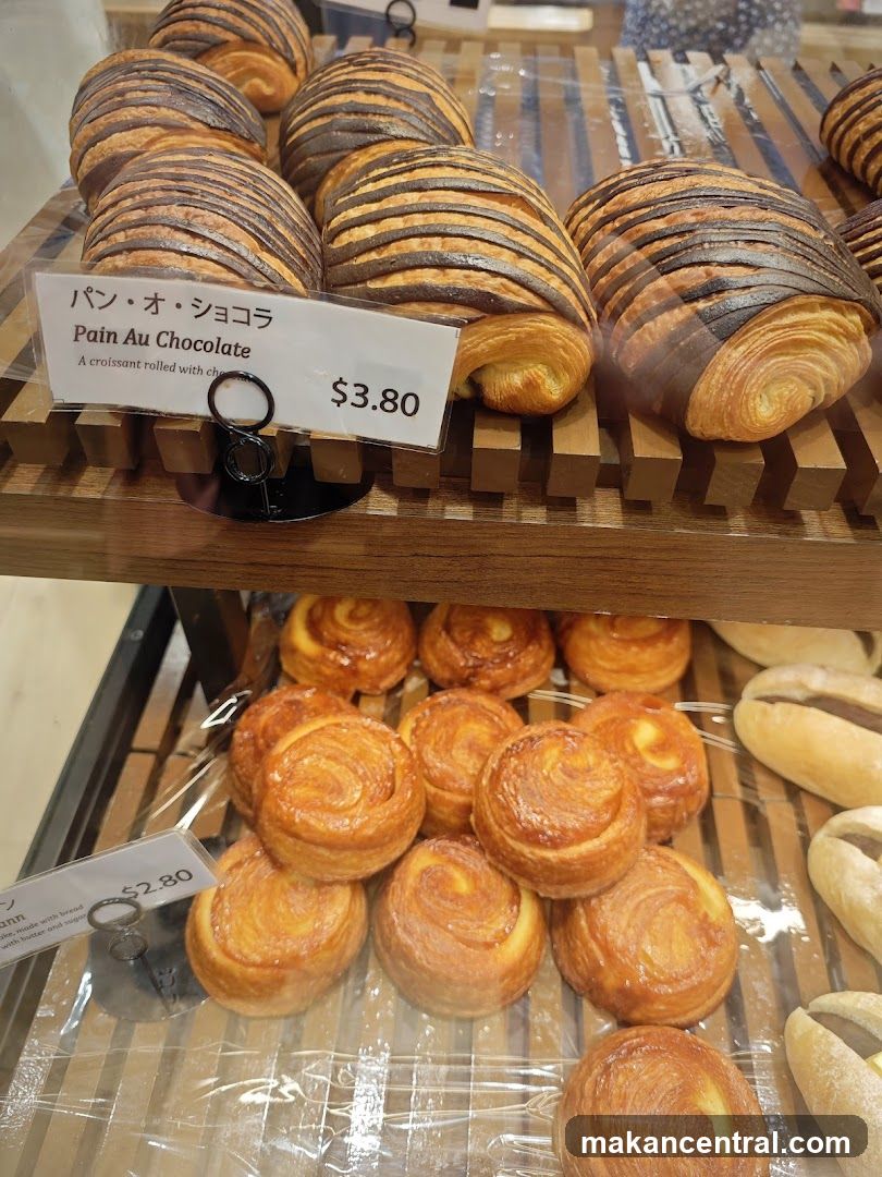Bakery Display Shelf