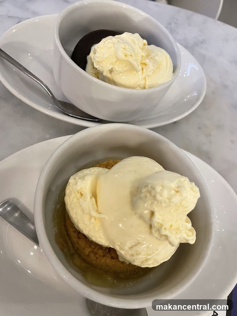 Dessert bowls with ice cream