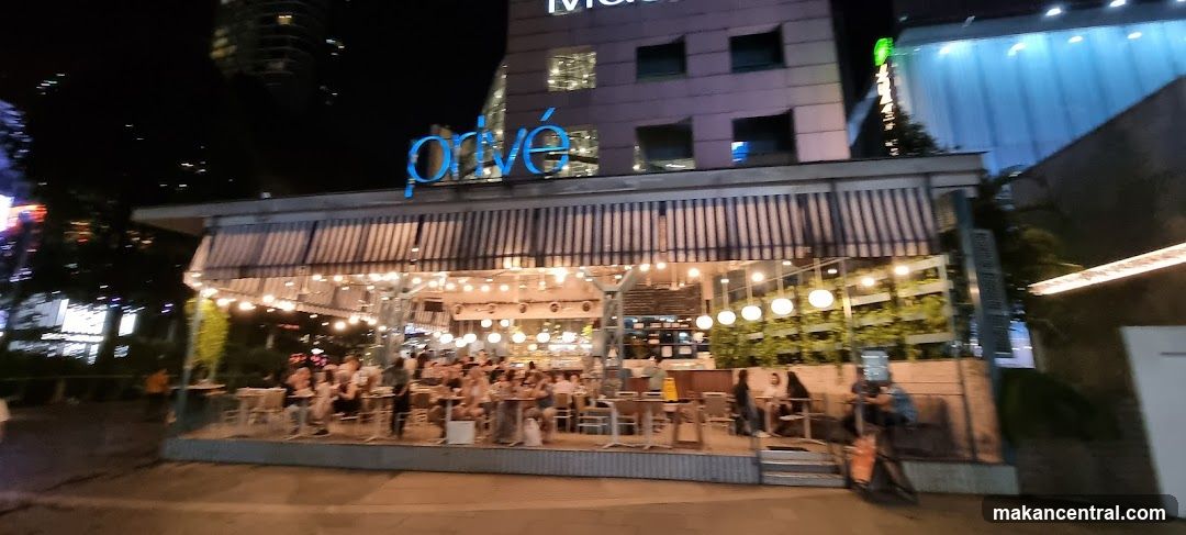 M&S Café