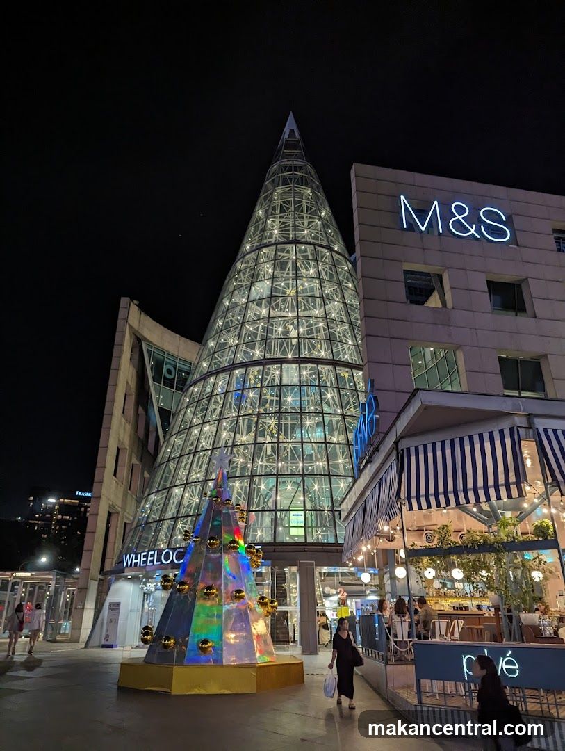M&S Café