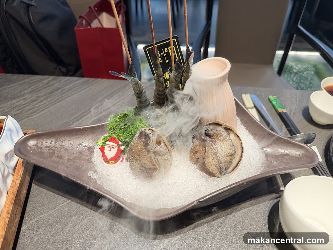 Restaurant Interior Dish Presentation