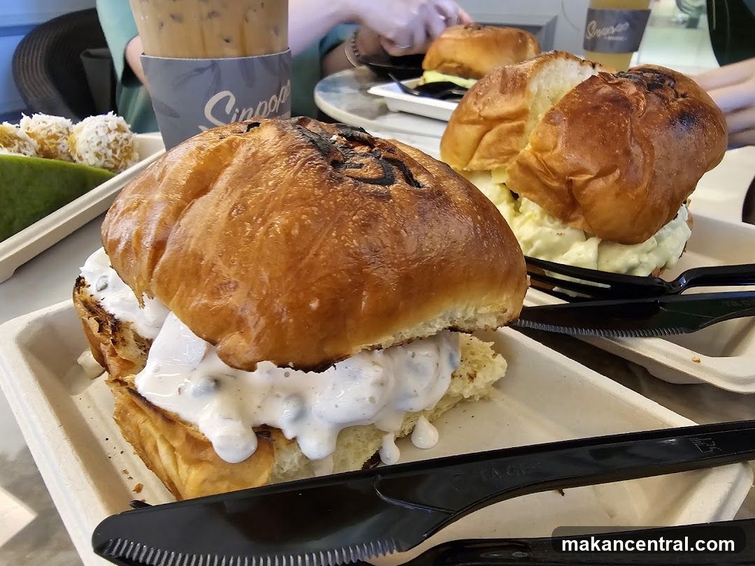 Food and Beverage at Sinnamon Shop