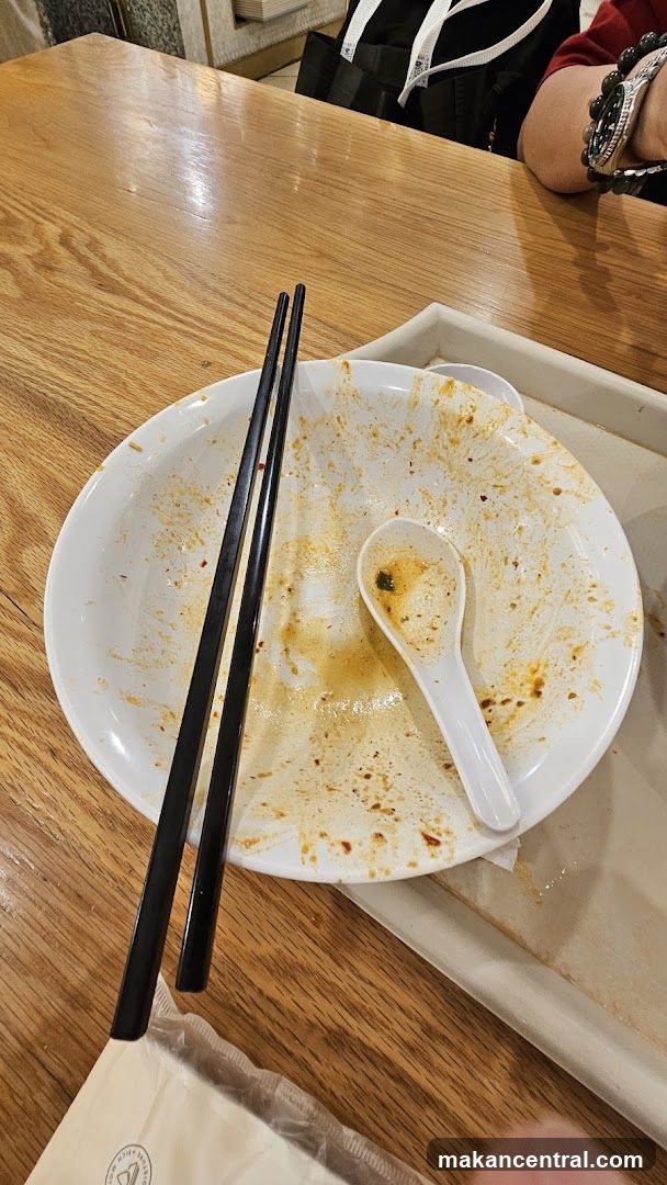 Empty dining table after meal