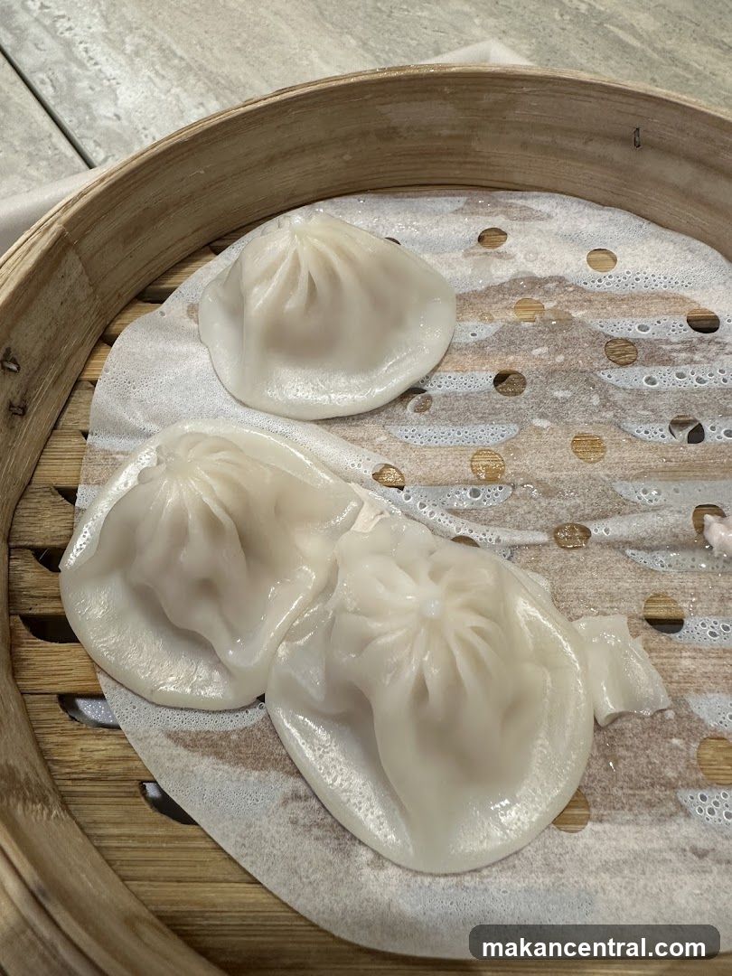 Steamed Dumplings in Bamboo Steamer