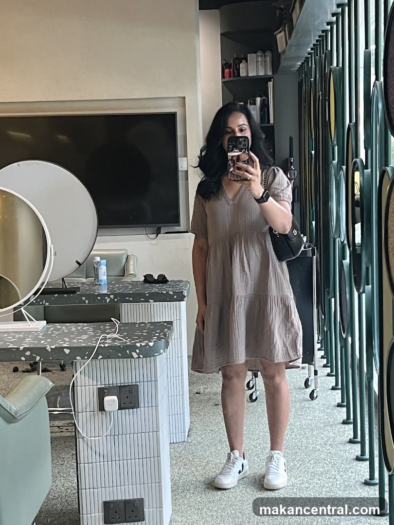 Interior Selfie in Beauty Salon