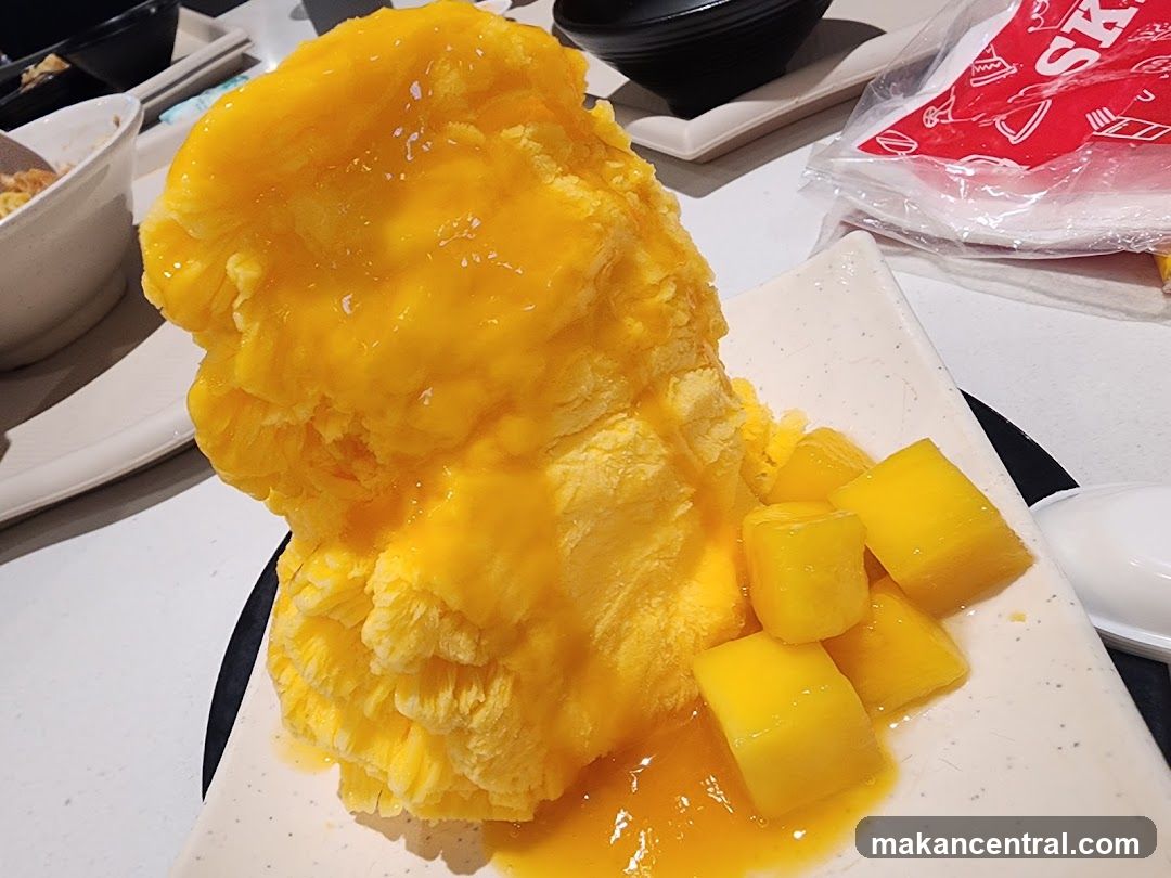 Mango shaved ice dessert
