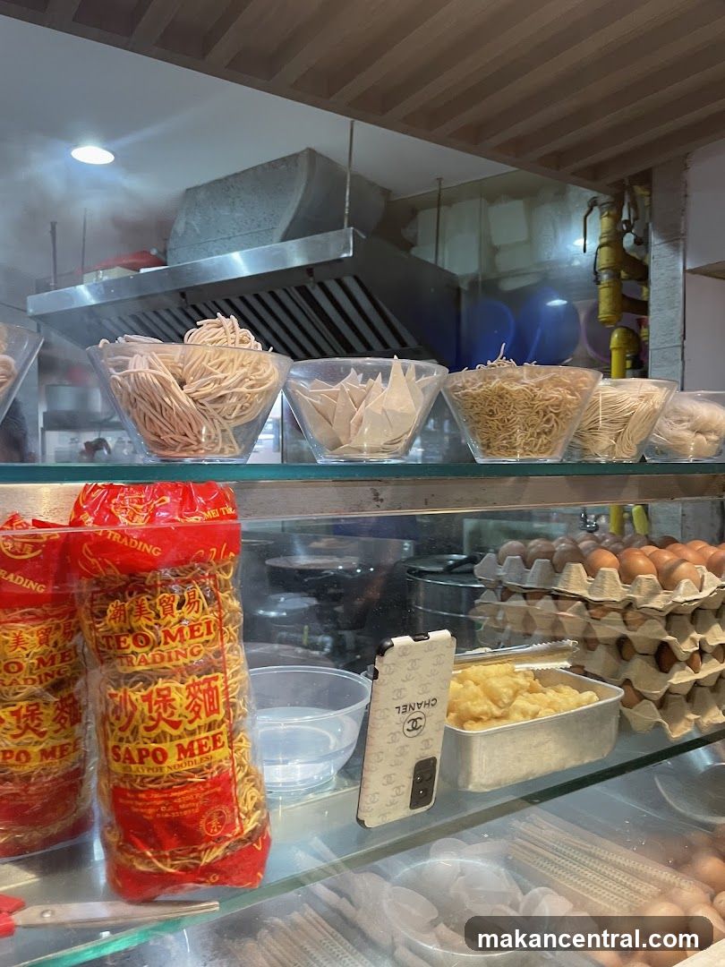 Qiu Lian Ban Mee 秋莲板面