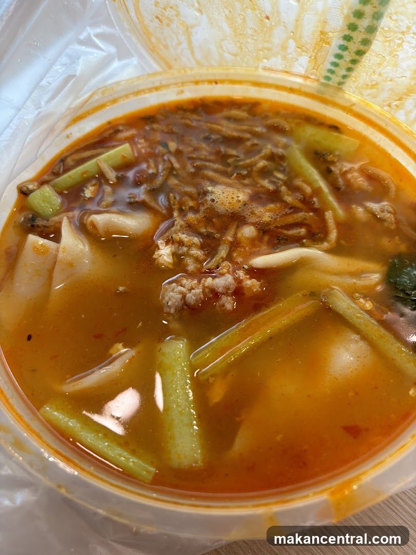 Qiu Lian Ban Mee 秋莲板面
