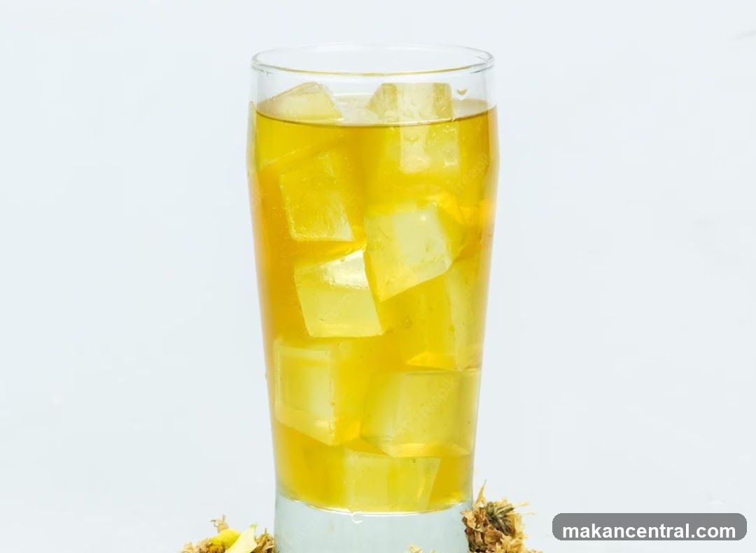 Iced beverage in glass