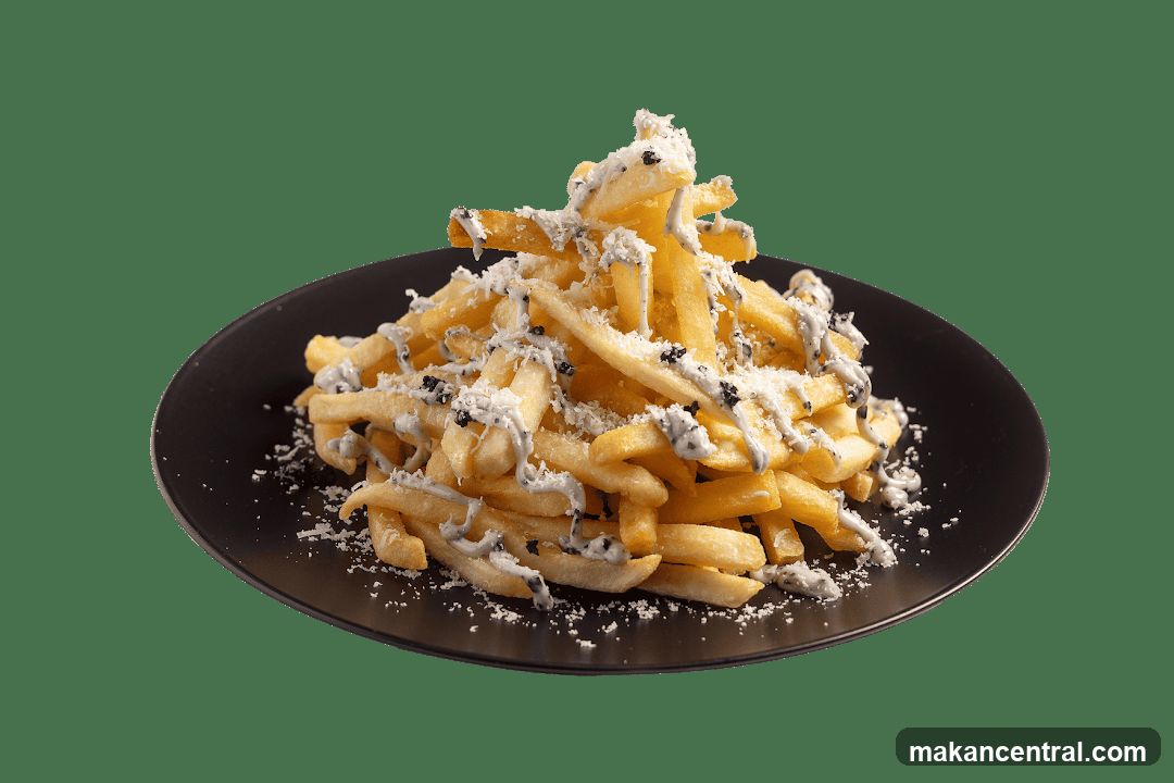 Fries with sauce and grated cheese