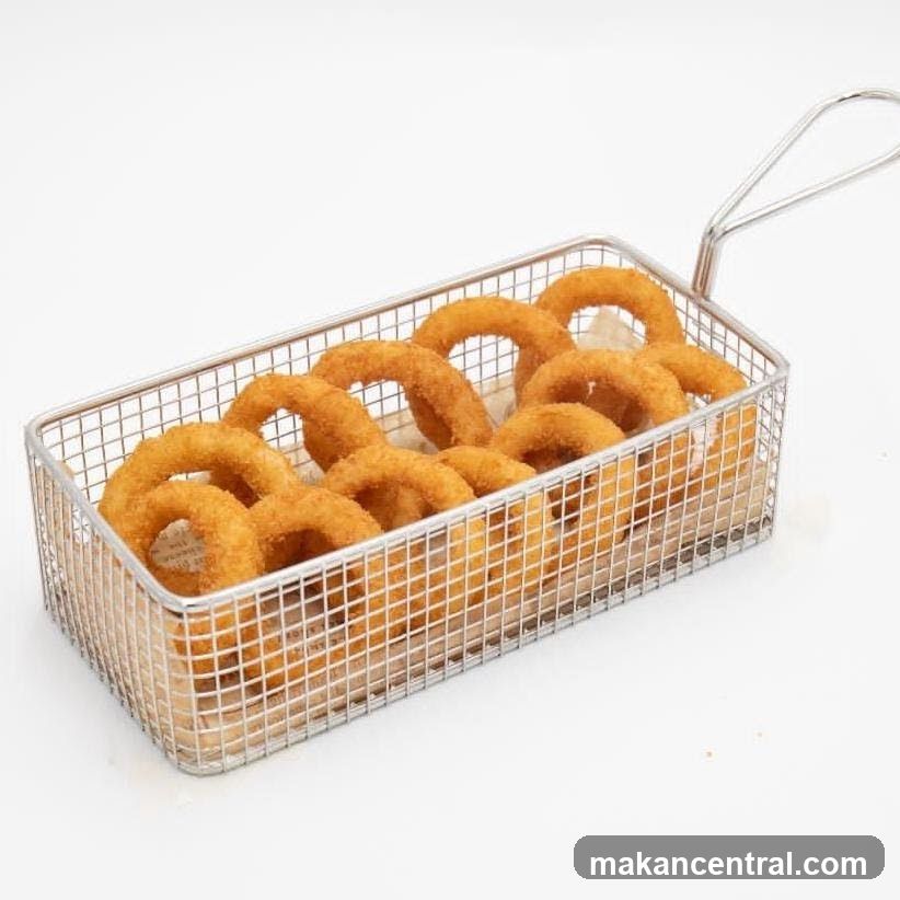 Fried Onion Rings in Mesh Basket