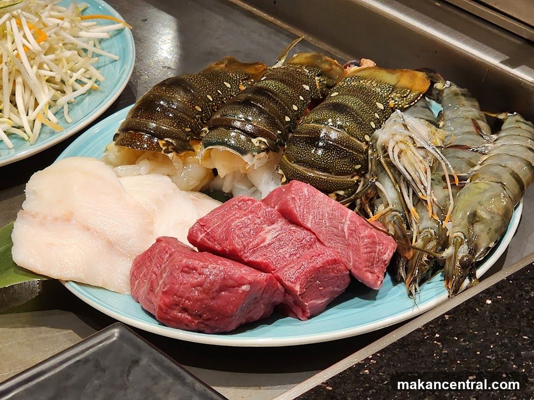 Seafood and meat platter