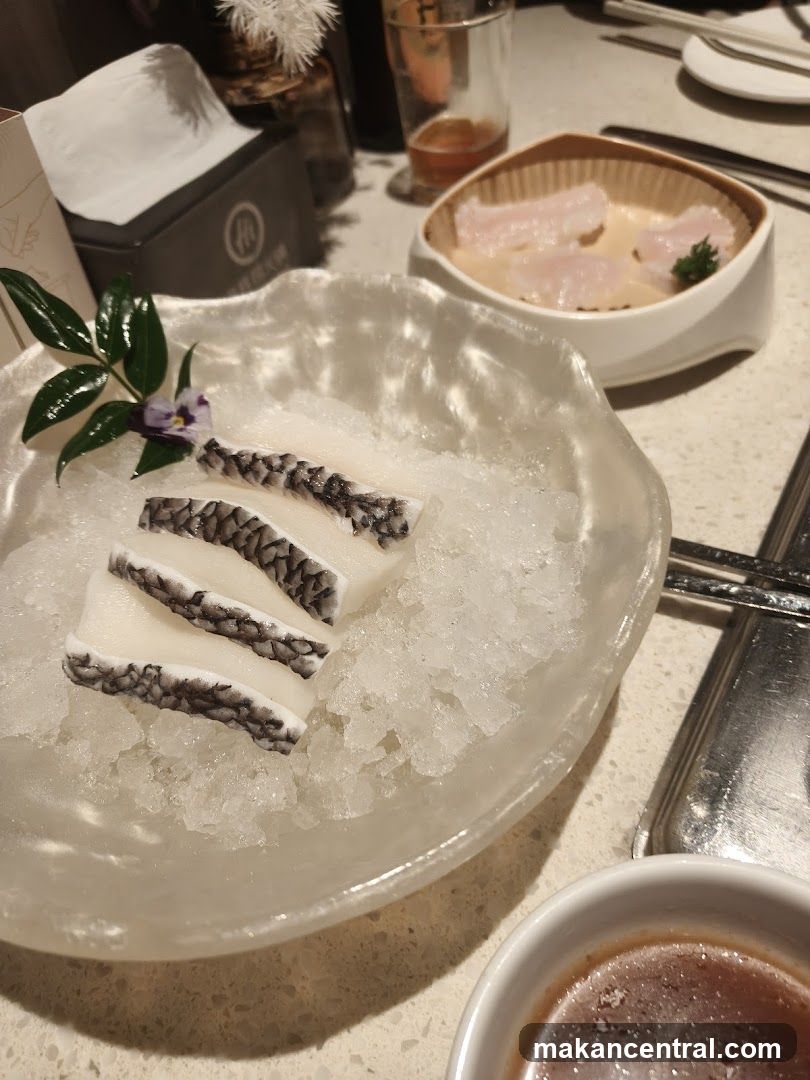 Restaurant Interior Dish Presentation