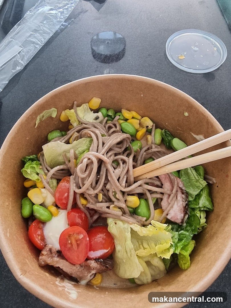 Noodles Bowl with Vegetables and Meat