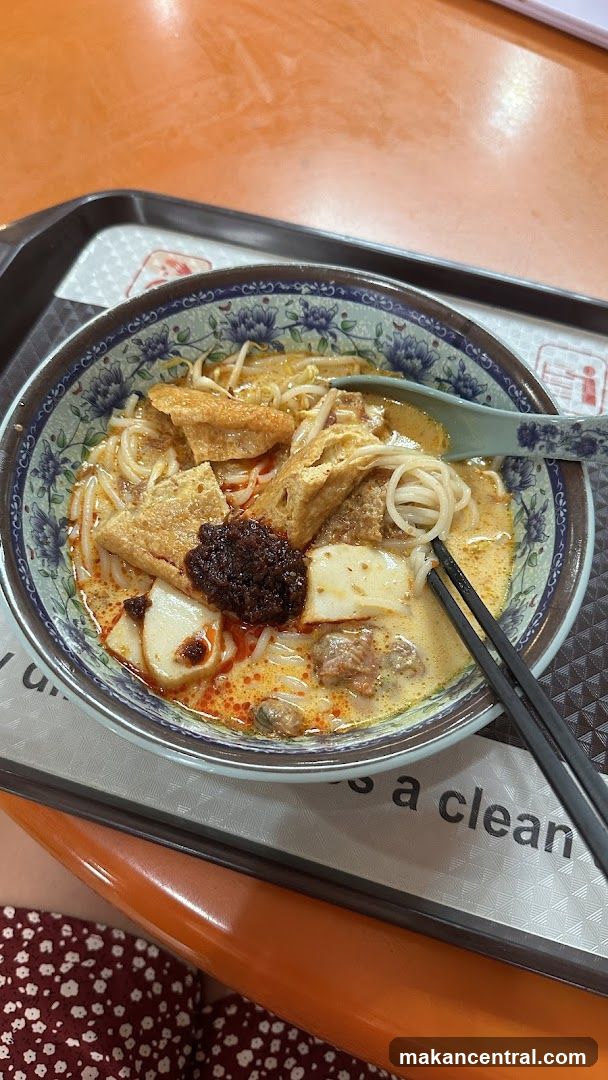 Lunch bowl on tray