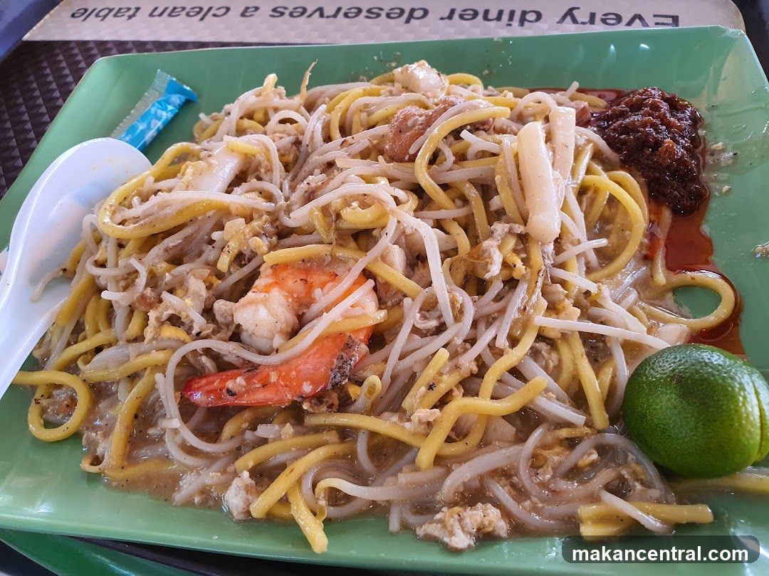 Noodles Dish with Seafood