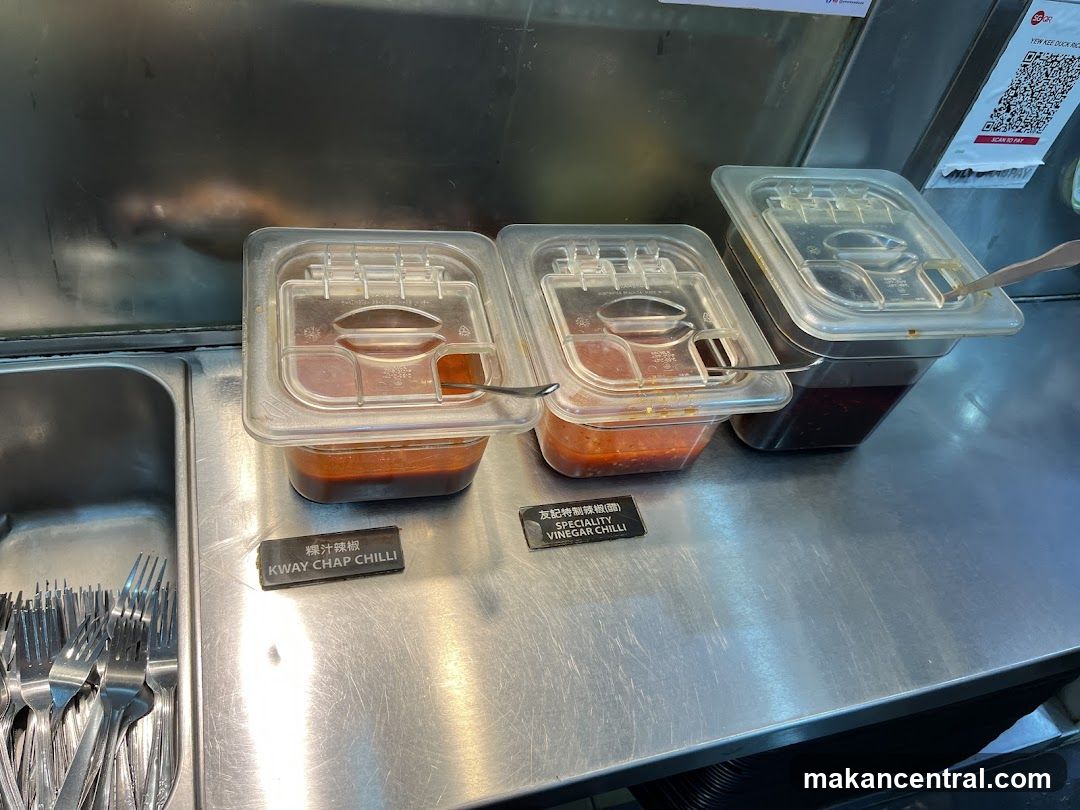 Food condiment station
