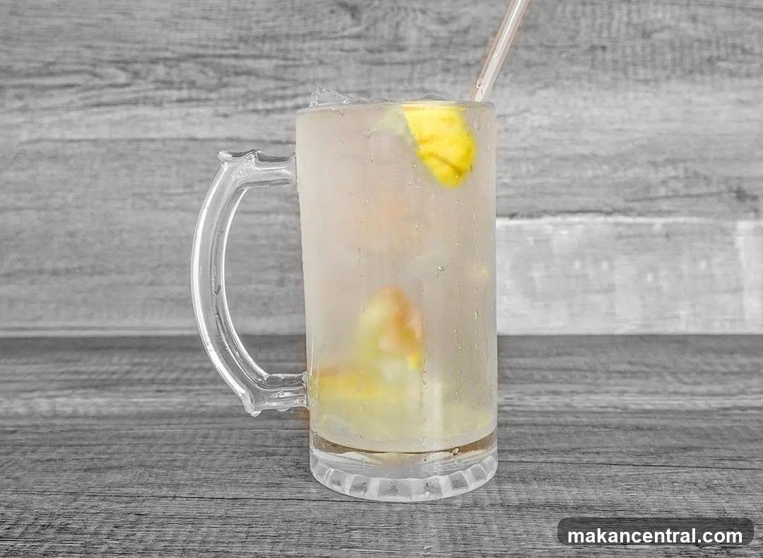 Lemonade in mug with straw