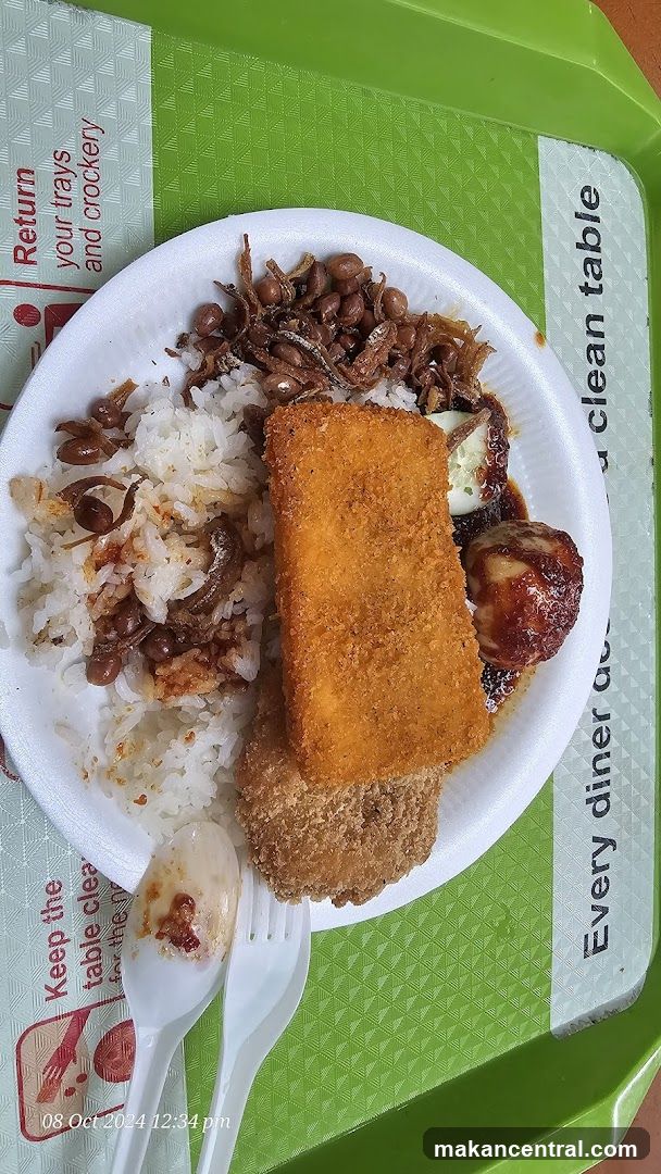 Diner meal on tray