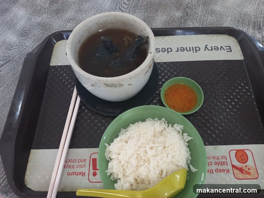 Diner meal on tray