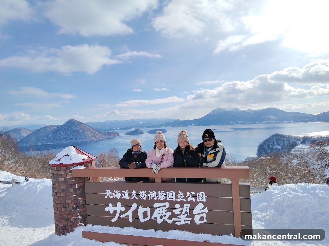 Group photo at Sairei Observation Deck