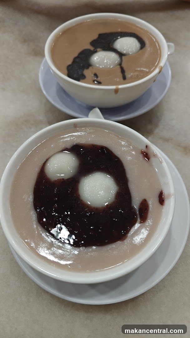 Two bowls of dessert