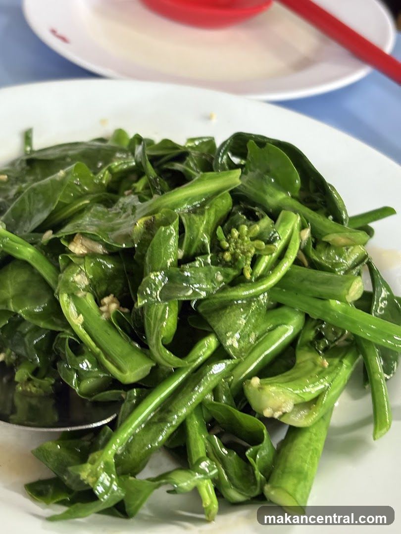 Stir-fried greens dish