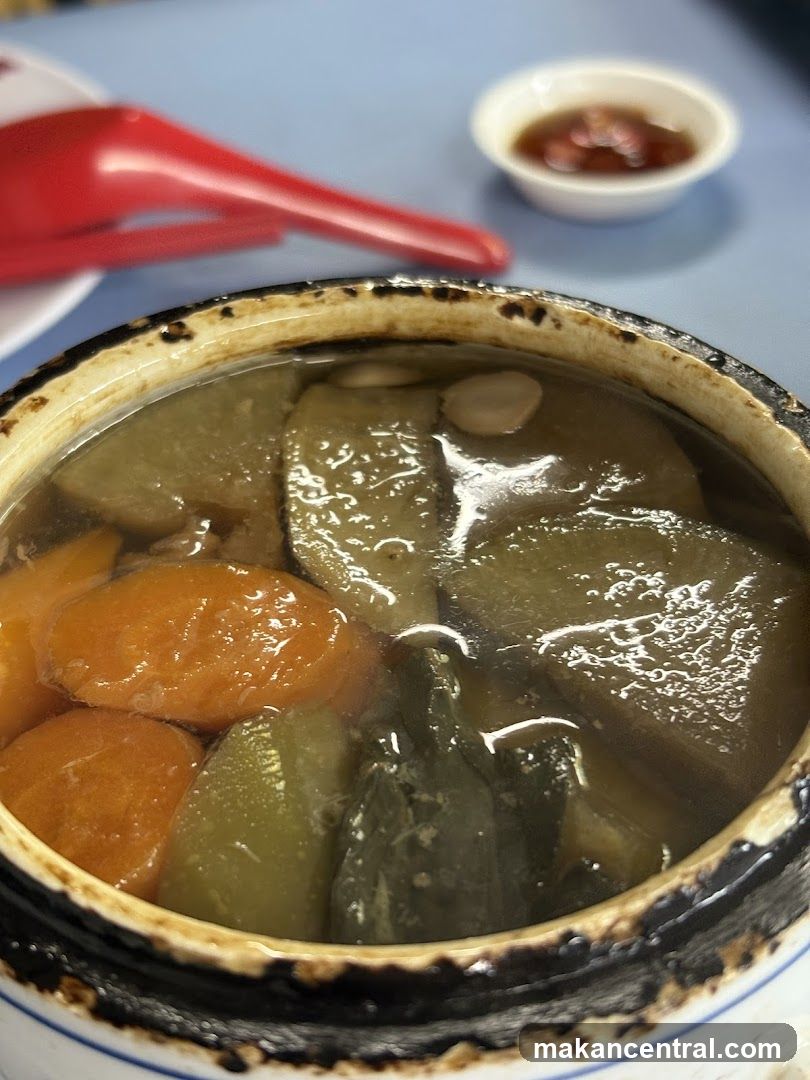 Food dish in ceramic bowl