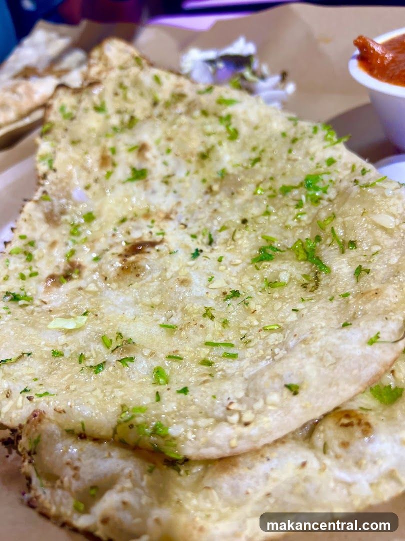 Garlic Naan with Sauce