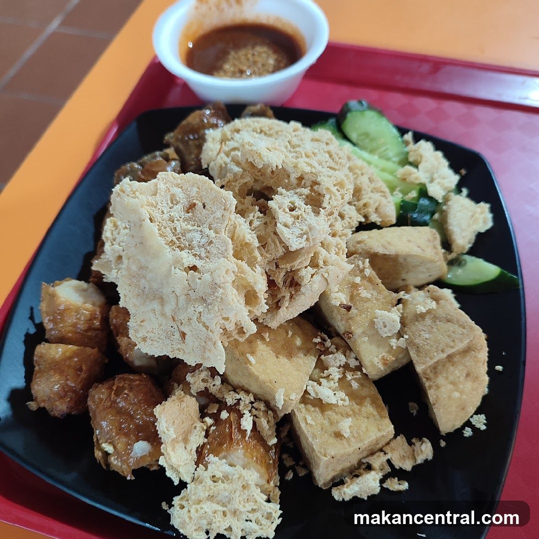 Fried Tofu and Other Snacks with Sauce