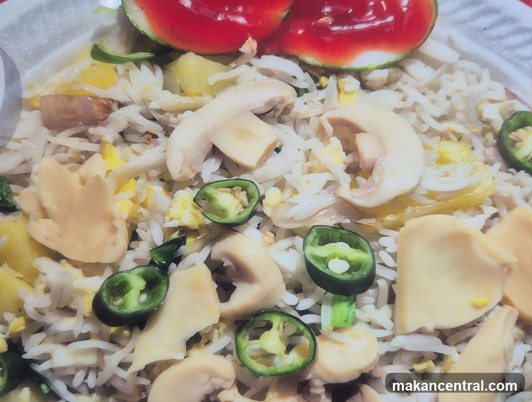 Fried Rice with Mushrooms and Chili