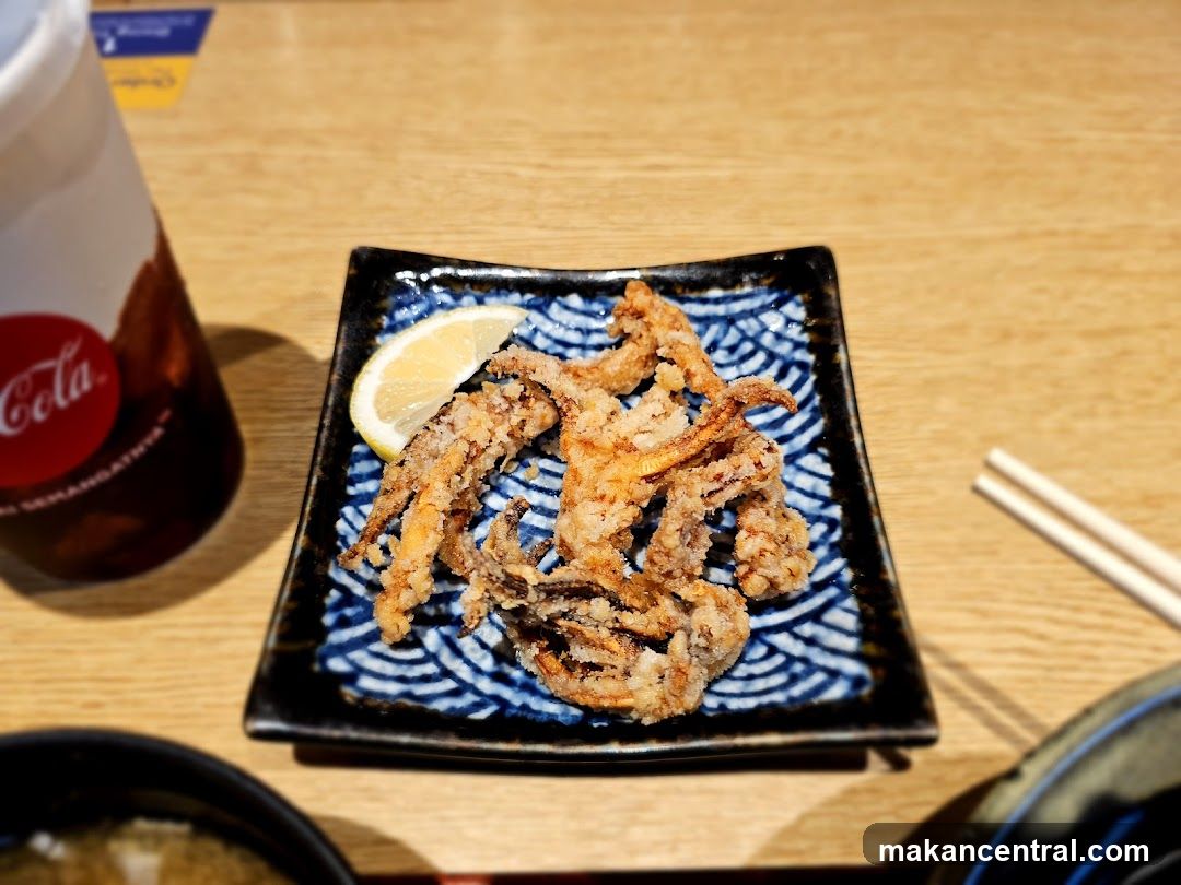 Fried Calamari with Lemon Wedge