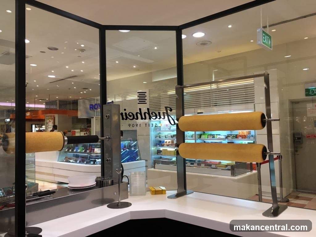Dessert Display and Baking Equipment