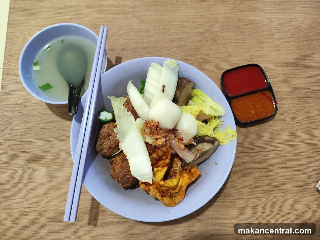Noodles with assorted toppings