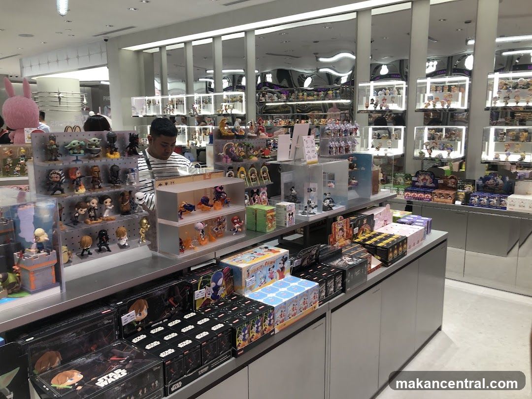 Figurine Store Display