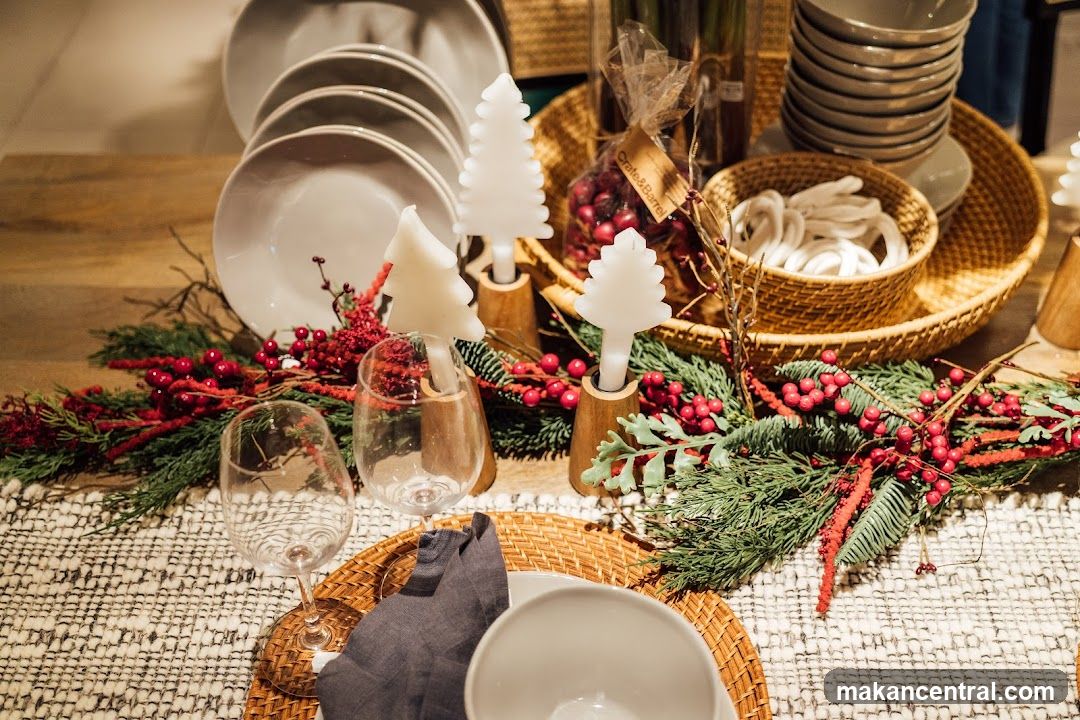 Christmas Table Setting