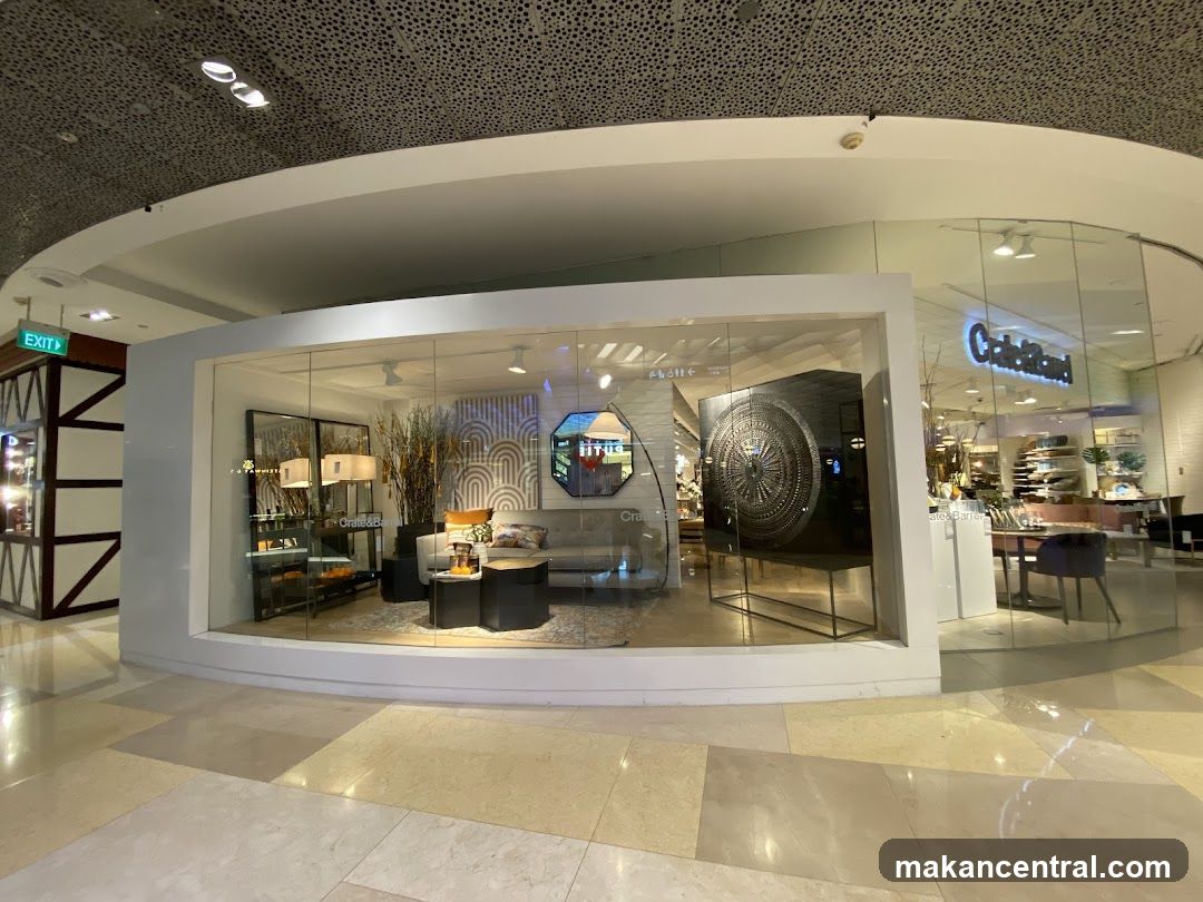 Crate & Barrel Store Display