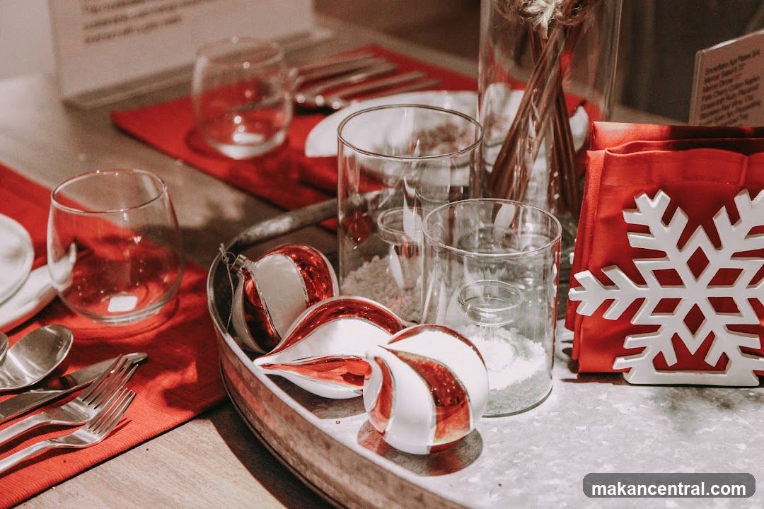 Christmas Table Setting