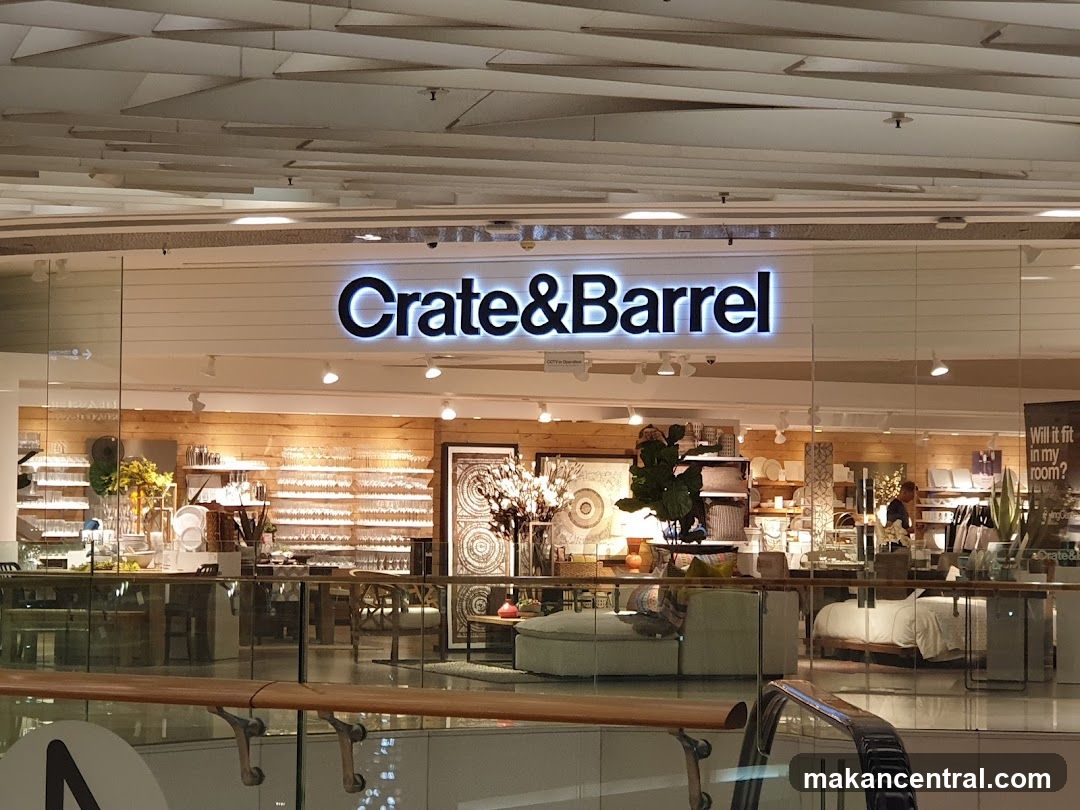 Crate & Barrel Storefront