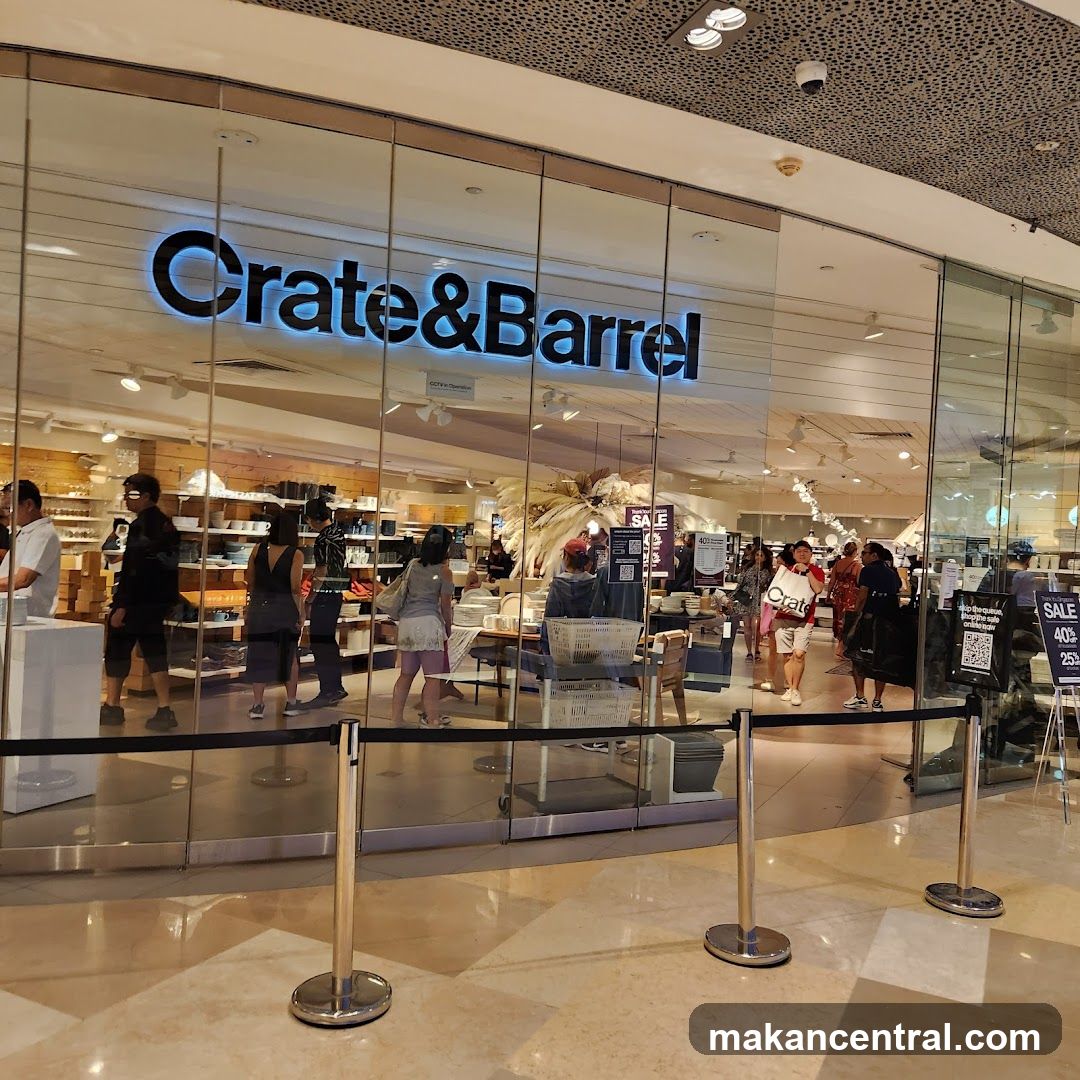 Crate & Barrel Storefront