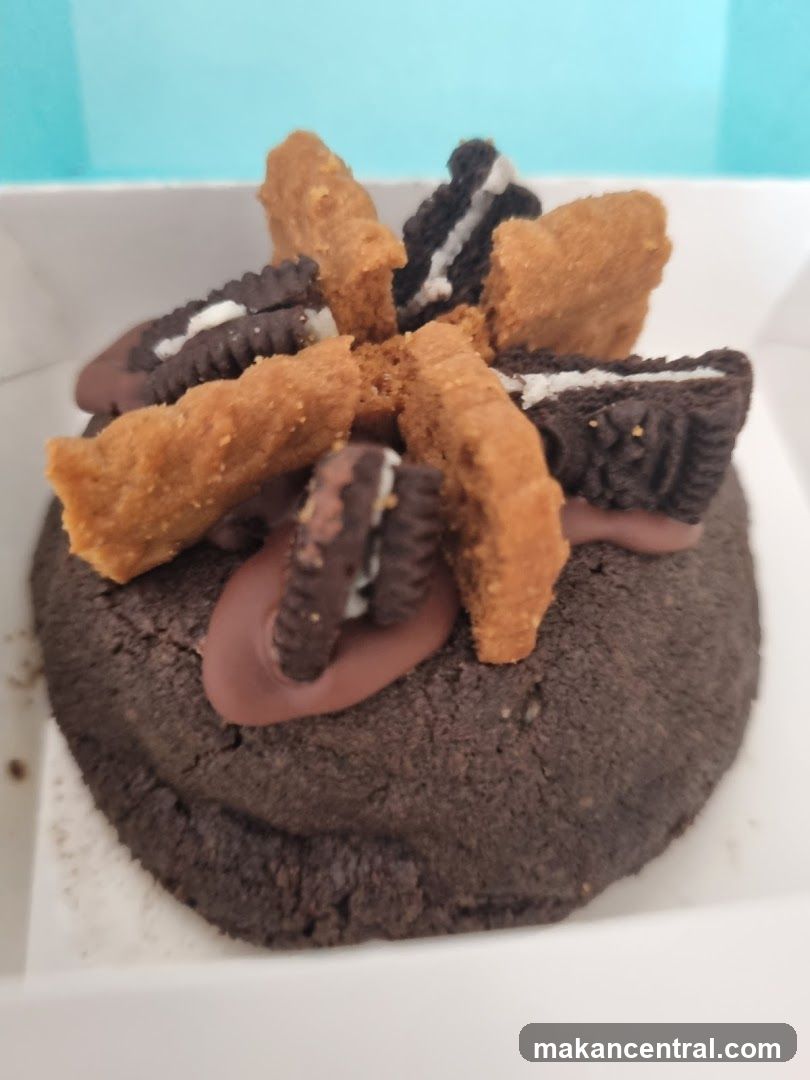 Chocolate cookie with toppings