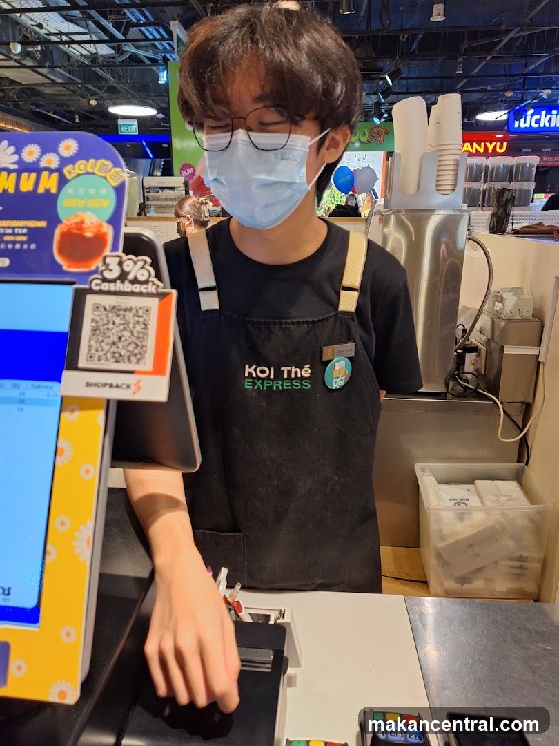 Cashier at Koi Thé Express