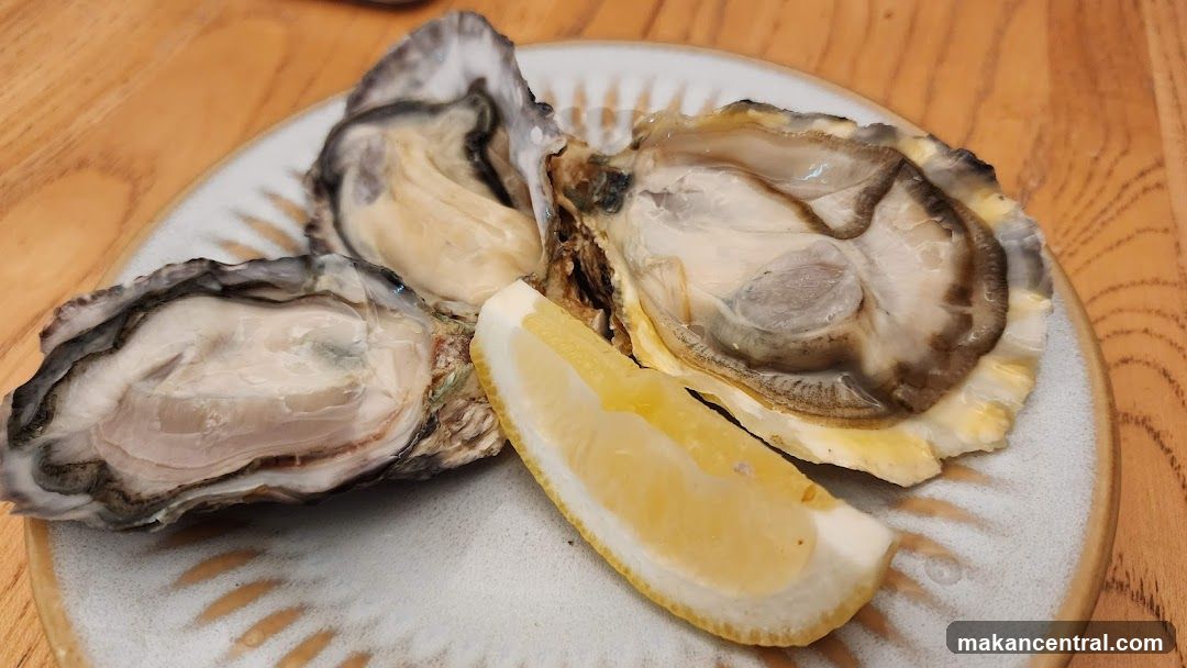 Oysters with Lemon