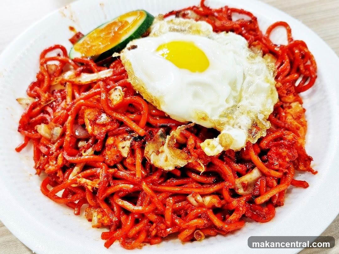 Fried Noodles with Fried Egg