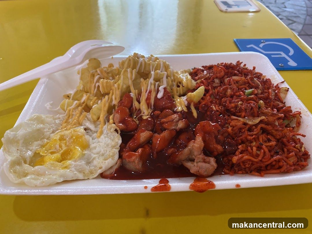 Fried Noodles with Chicken and Egg