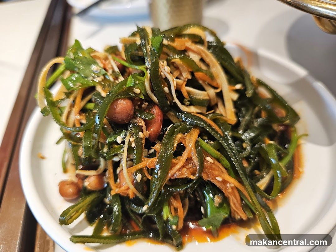Seaweed Salad with Peanuts