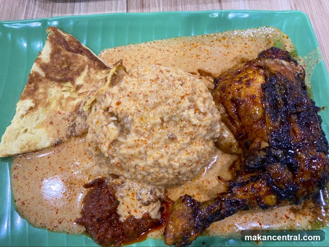 Chicken Rice with Omelette