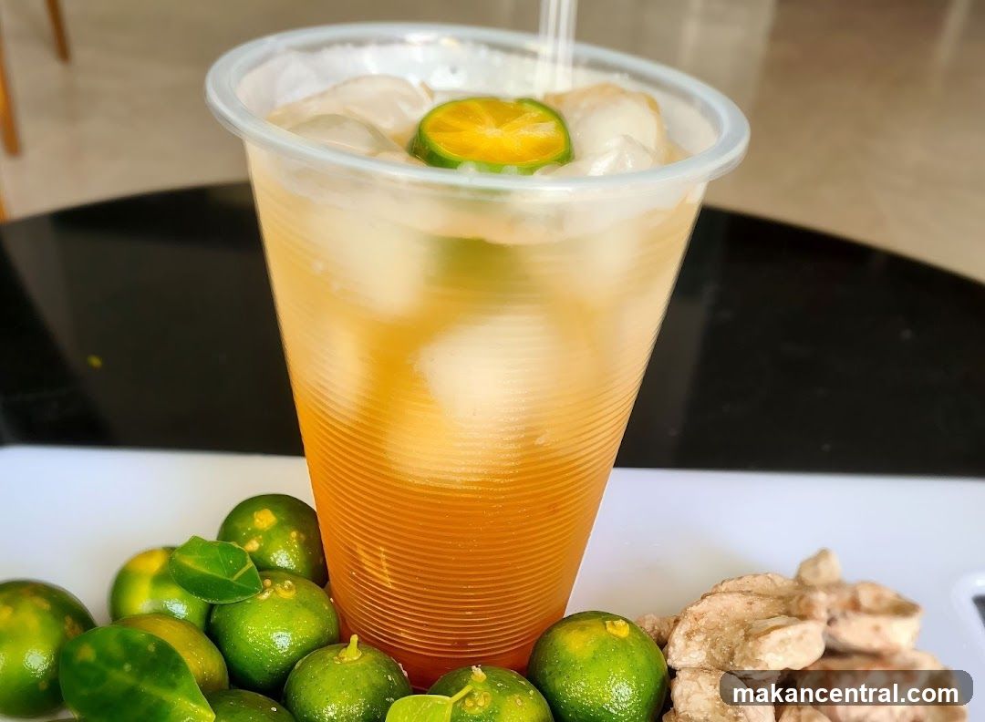 Iced Tea with Lime and Ginger